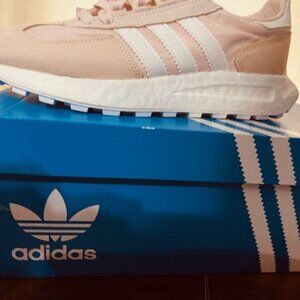 RETRO ADIDAS PINK AND WHITE SIZE 7